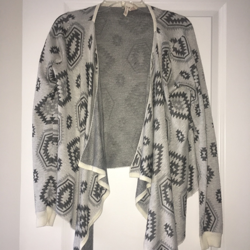 Patterned Gray Cardigan